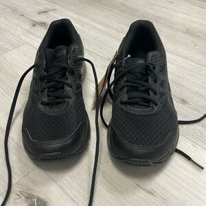 ASICS brand new men 7.5